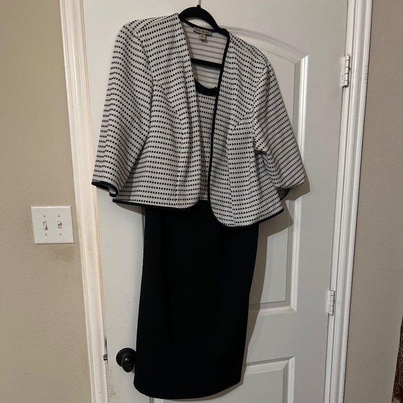 Jacket/Dress - Picture 2 of 4